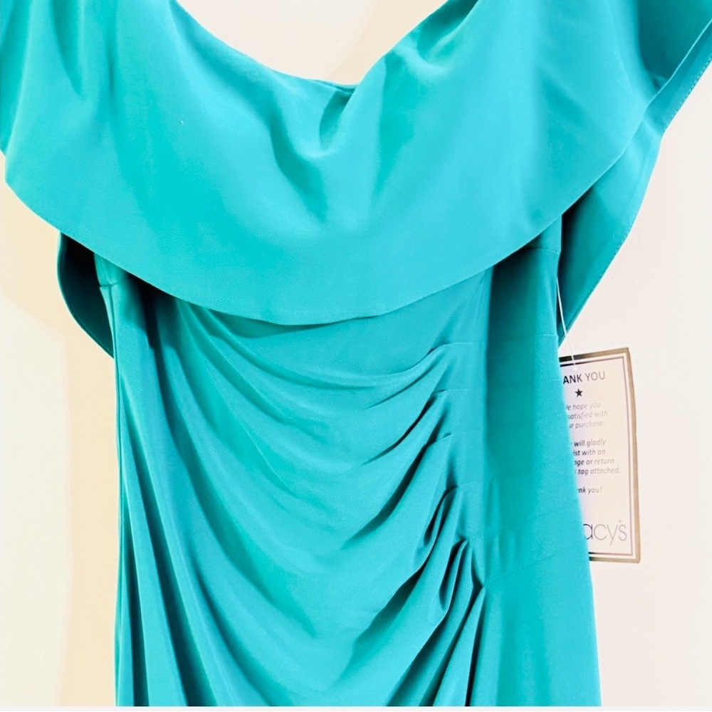 NWT Xscape Evening Scuba Ruffle Emerald Off The Shoulder Dress Size 8P - Picture 4 of 12